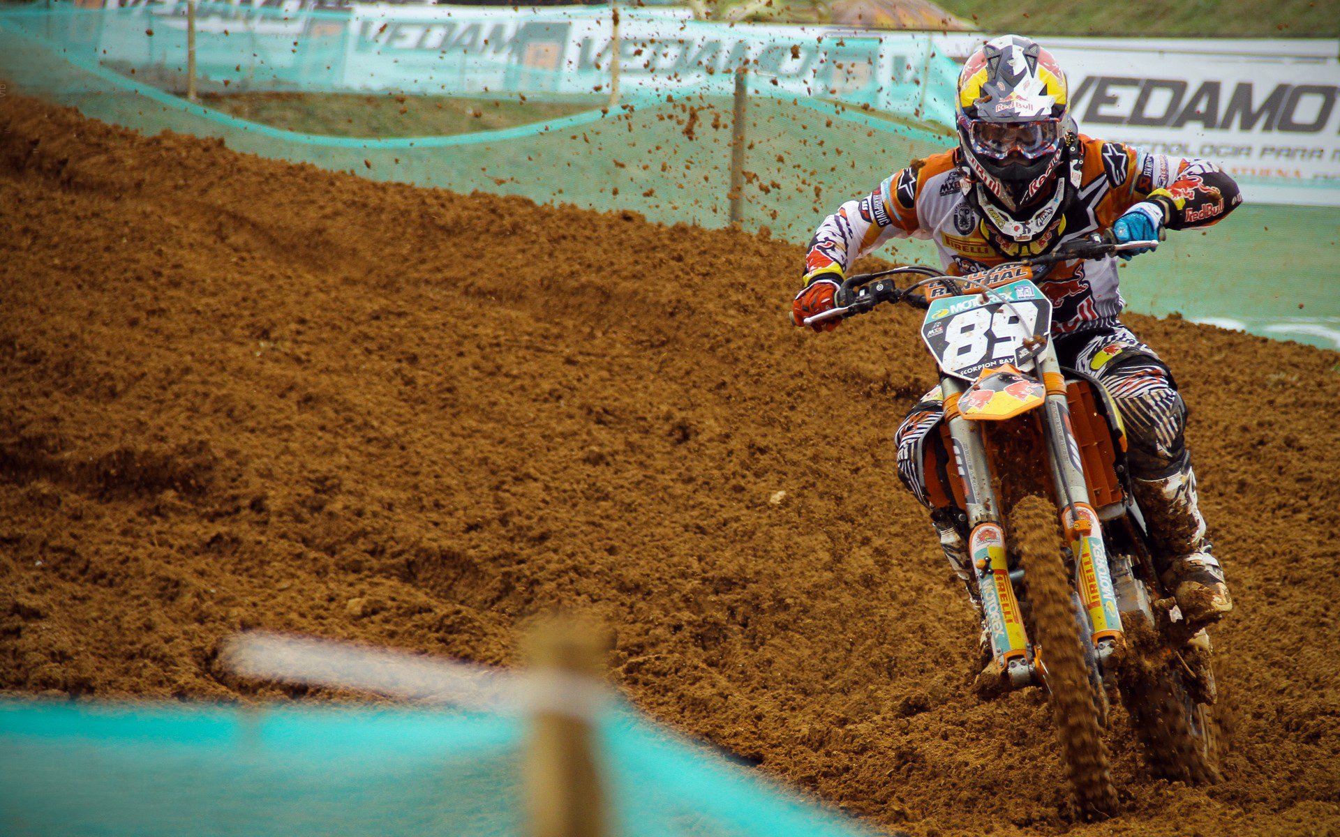 鏖战马里，卢卡库一锤定音，莱比锡红牛欧冠关键战的战术与英雄